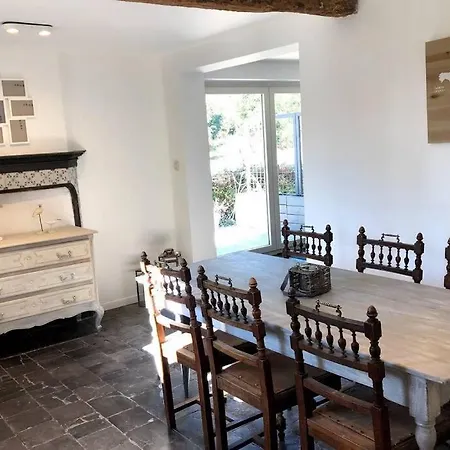 Ancienne maison mitoyenne rénovée pour 6 pers Hébergement de vacances Wanze
