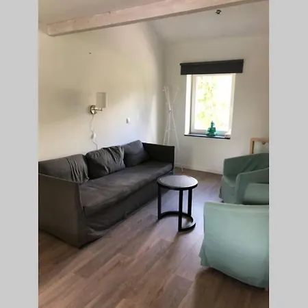 Ancienne maison mitoyenne rénovée pour 6 pers * Wanze